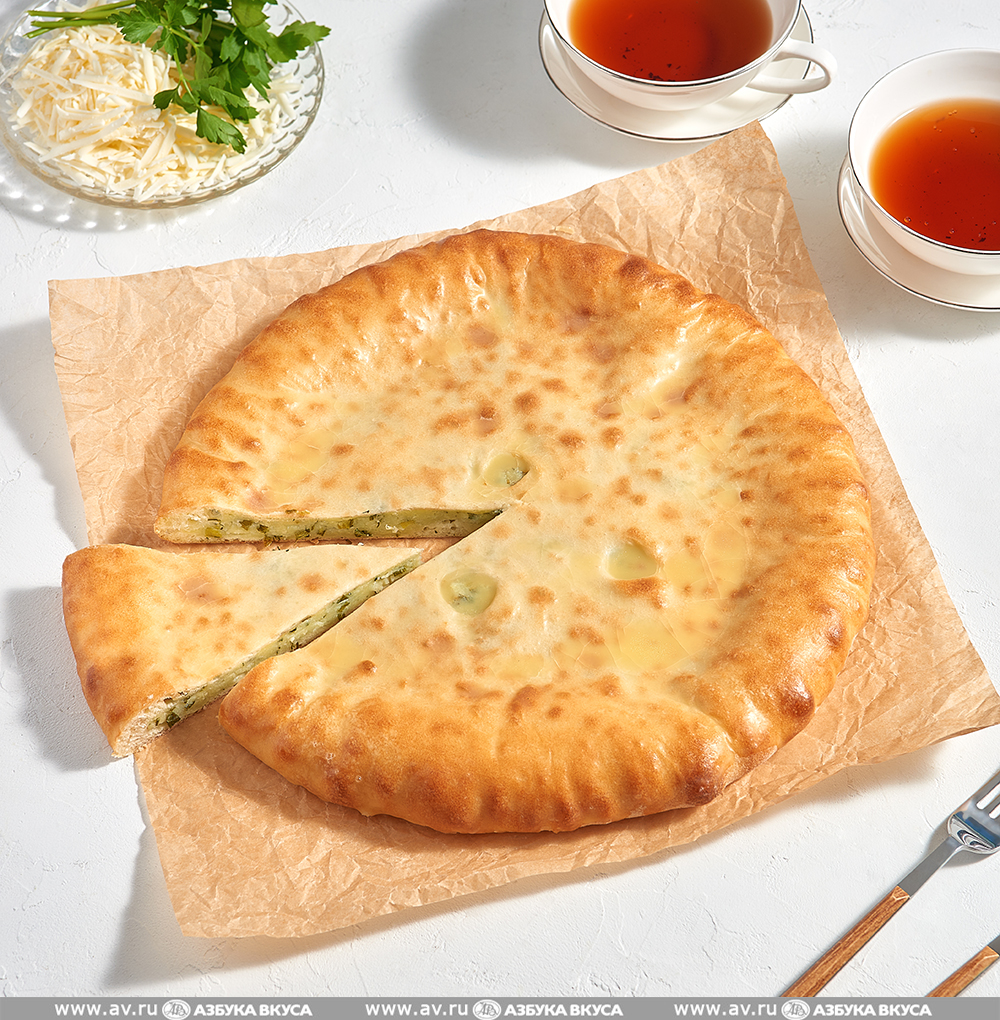 Изображение товара Пирог осетинский с сыром и зеленью, «Азбука вкуса», Россия Изображение товара Пирог осетинский с сыром и зеленью, «Азбука вкуса», Россия