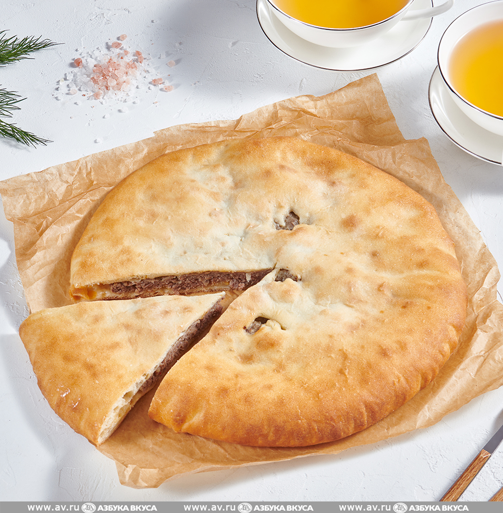 Изображение товара Осетинский пирог с мясом "Азбука вкуса" вес 450 г Изображение товара Осетинский пирог с мясом "Азбука вкуса" вес 450 г