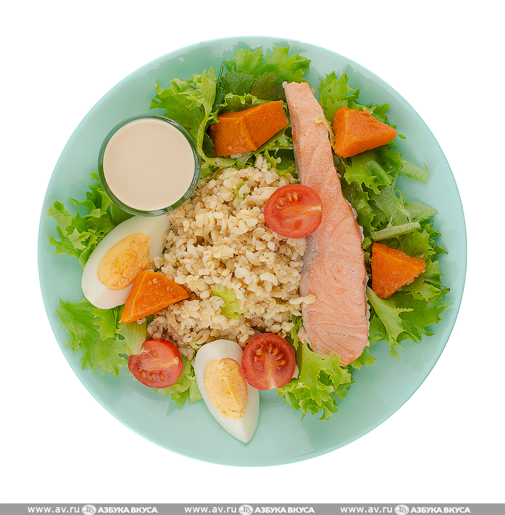 Изображение товара Салат «Фреш» с филе форели, запеченным бататом и киноа с «имбирной» заправкой, «Уже готово», 210 г, Россия