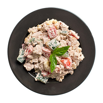 Салат с индейкой,копченой куриной грудкой и ананасами от бренд-шефа АВ 500г Россия